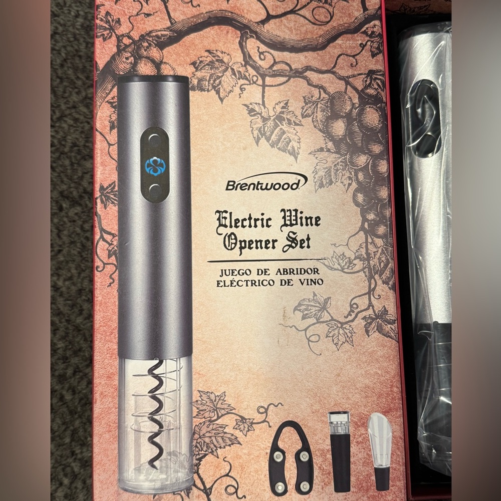 Brentwood Electric Wine Opener Set! New!